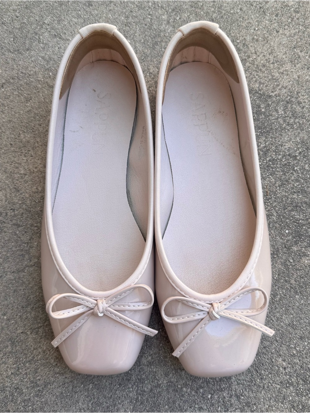 Sappun nude patent leather ballet flats with bow
